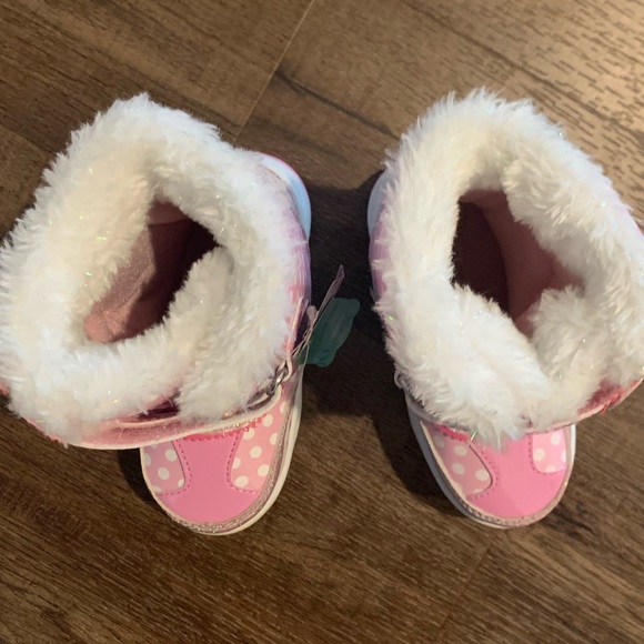 Minnie Mouse toddler snow boots size 7! - Picture 8 of 9